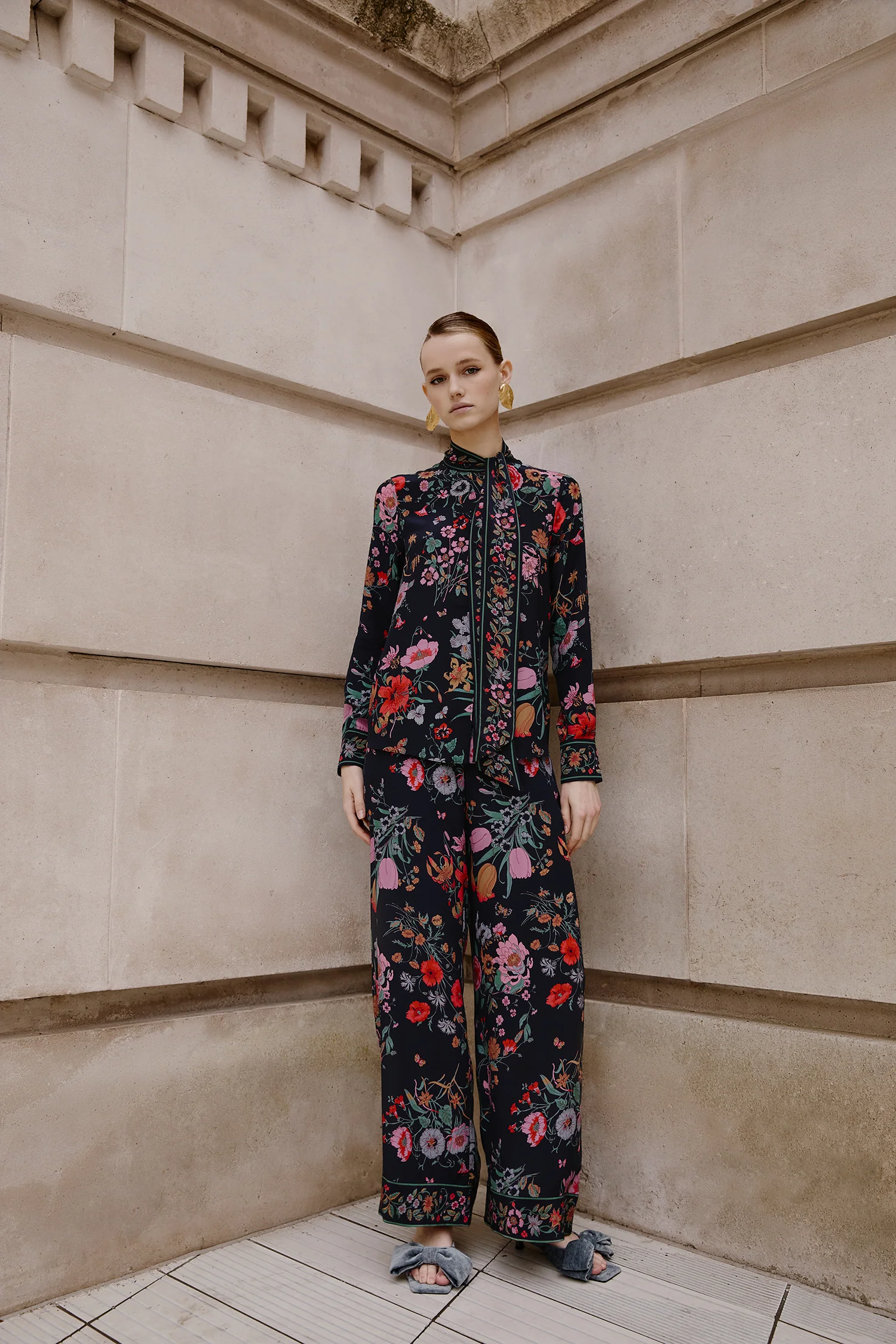 India Floral Bouquet Trousers - Image 2