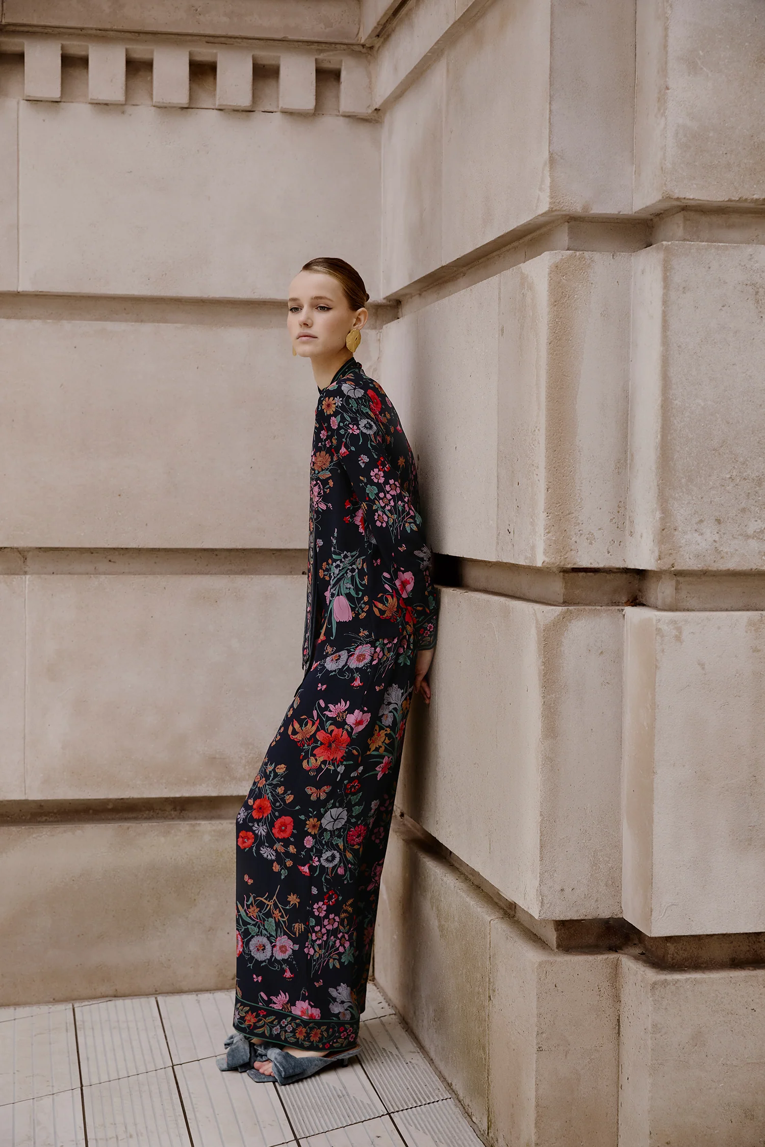 India Floral Bouquet Trousers - Image 3