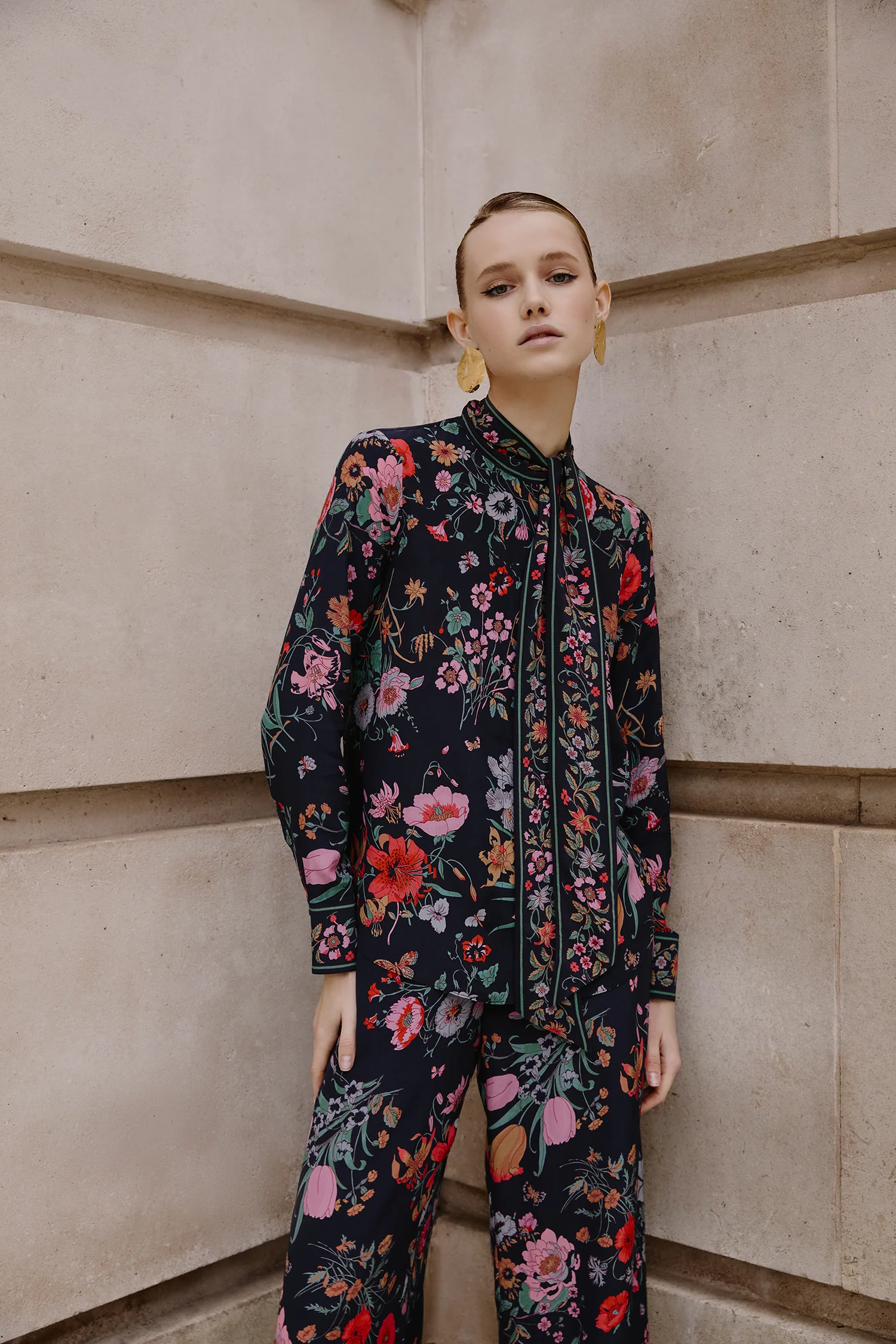 India Floral Bouquet Trousers - Image 4